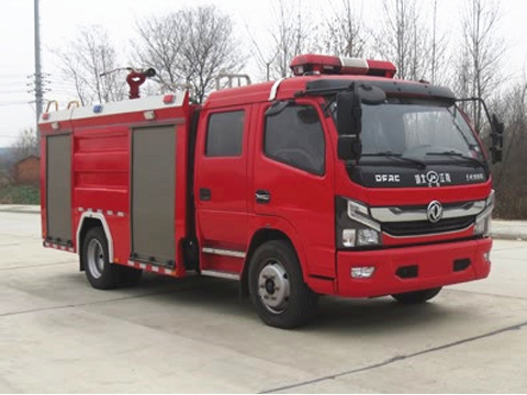 国六东风5吨水罐消防车