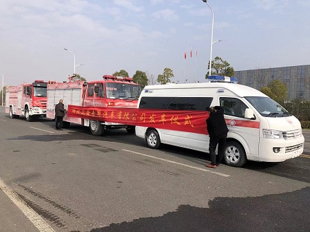 出口孟加拉国救护车和消防车发车