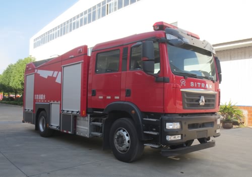 国六汕德卡7吨水罐消防车