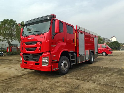 一台五十铃6吨泡沫消防车已出发